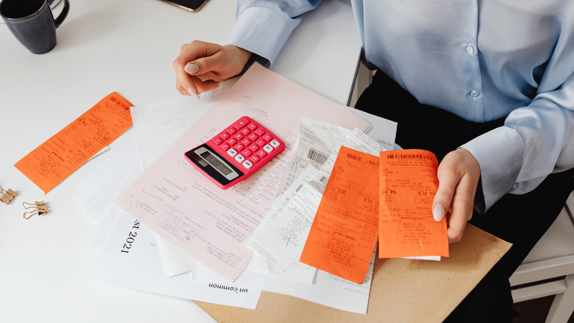 Gestión manual de boletas y facturas hospitalarias